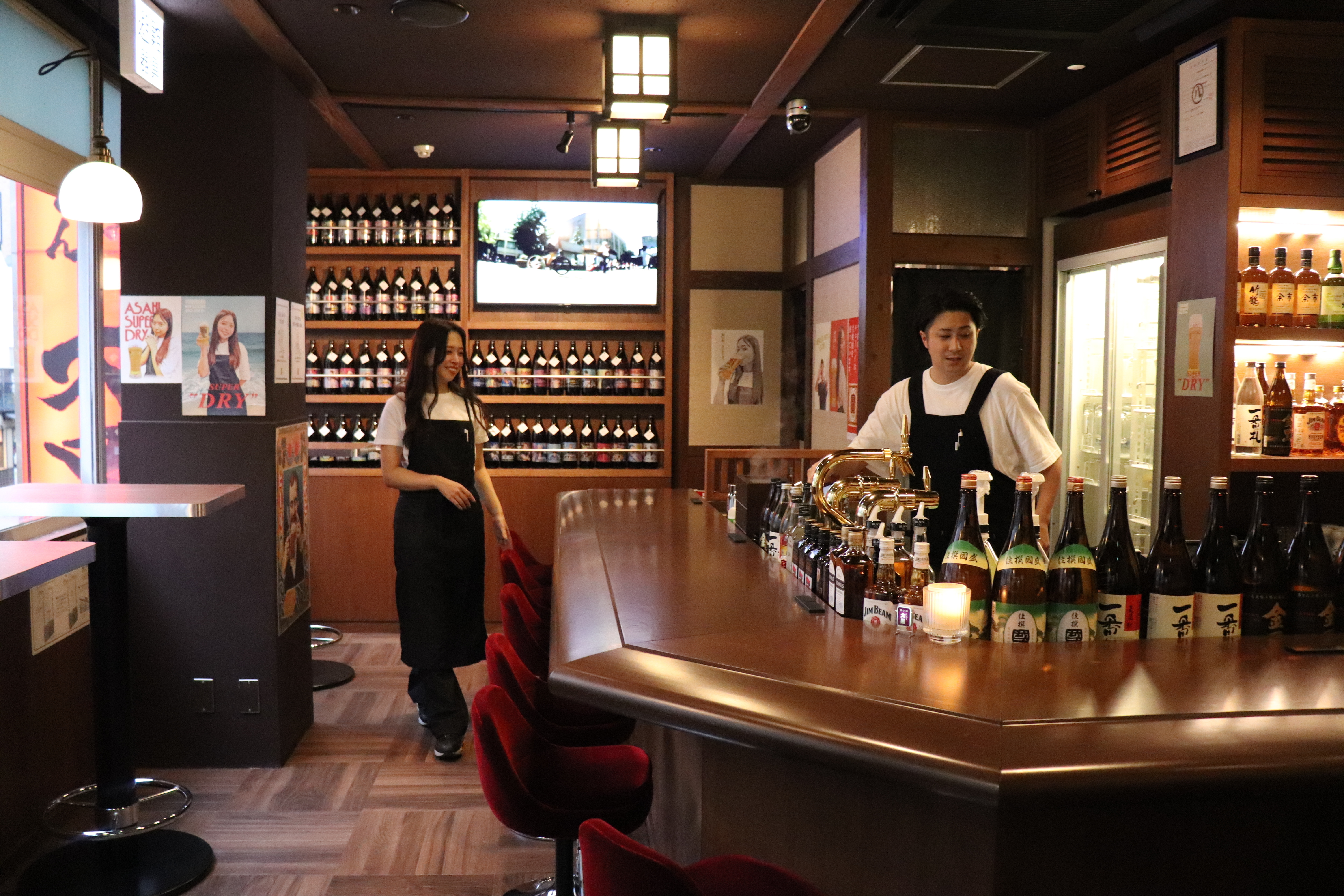 Interior_Counter seats available