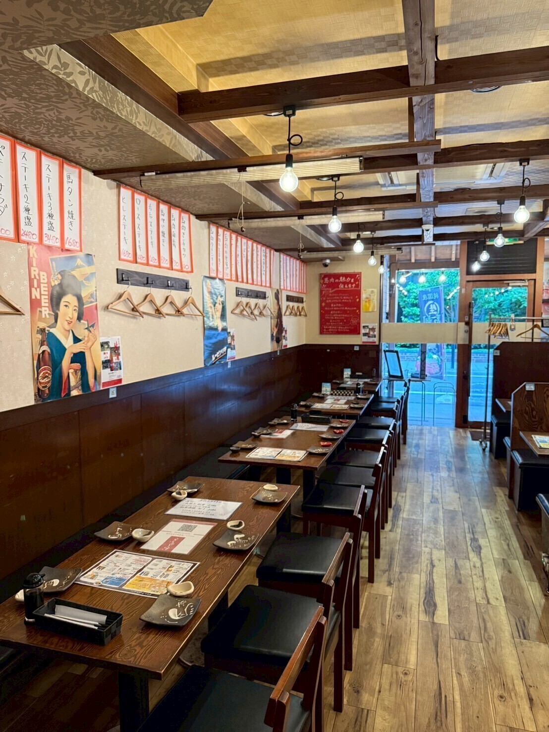 大衆馬肉酒場 馬王 堺筋本町店 内観全体