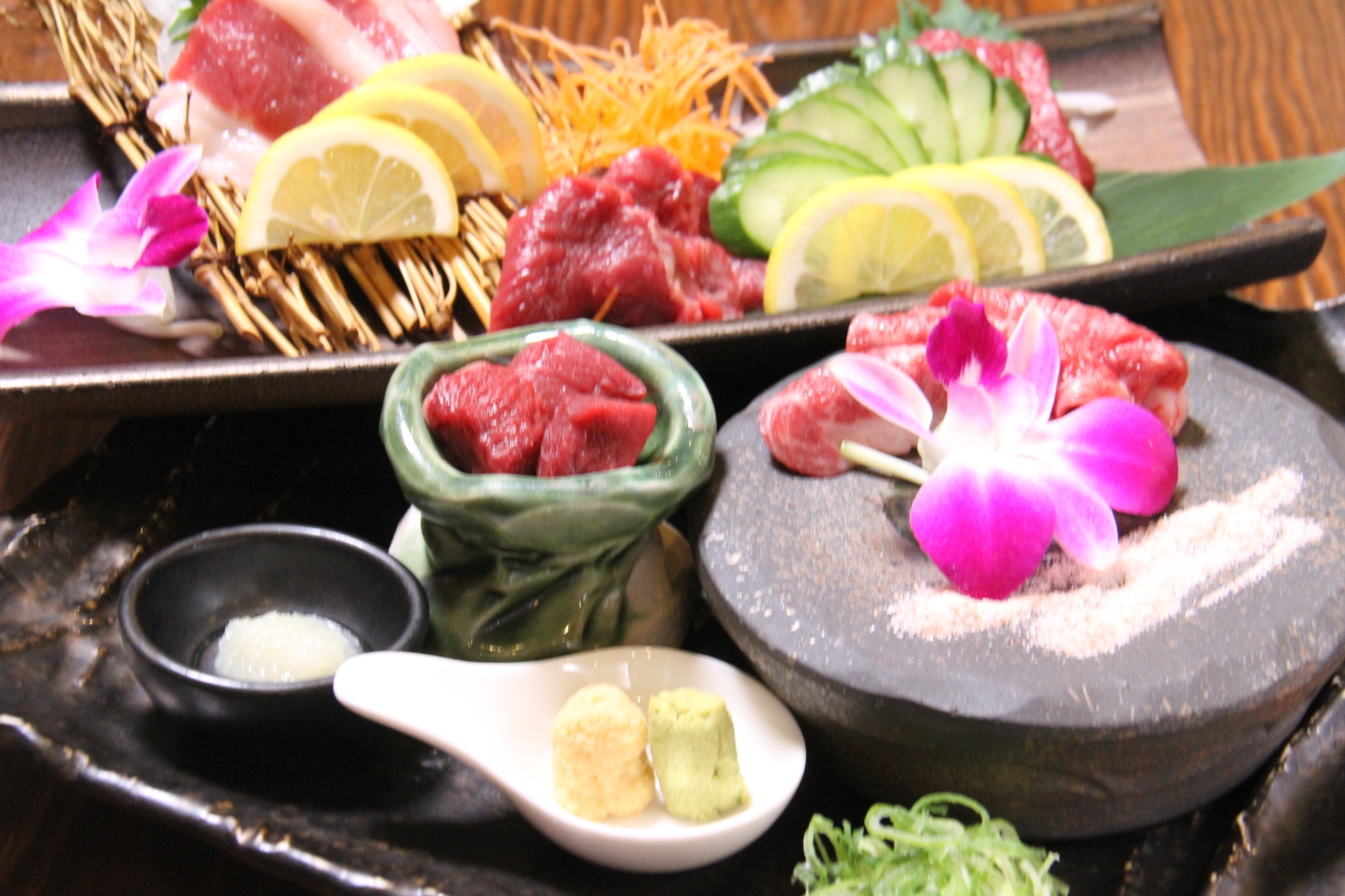 純国産馬刺しと朝引き鶏 にほんいち 大阪堺筋本町店　お料理１