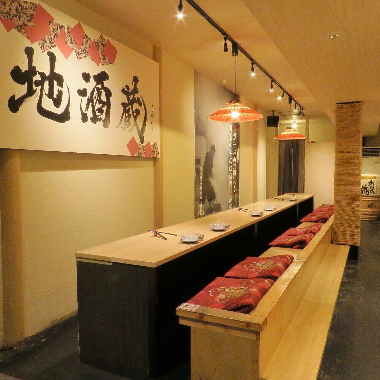 札幌駅北口酒場 めしと純米　内観１