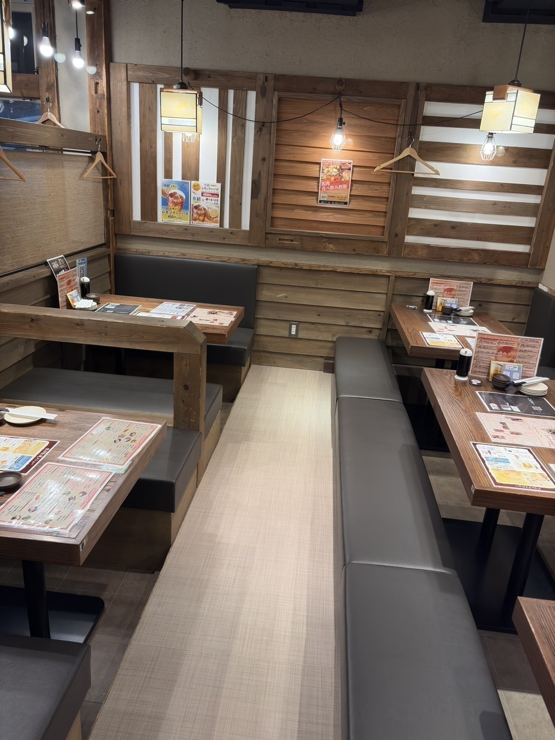 大衆馬肉酒場 馬王 十三店 内観2